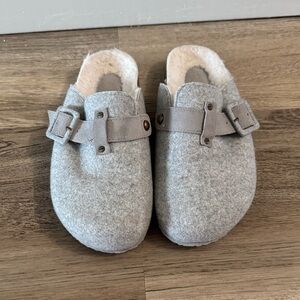 American Eagle Outfitters Sheer Lined Clogs